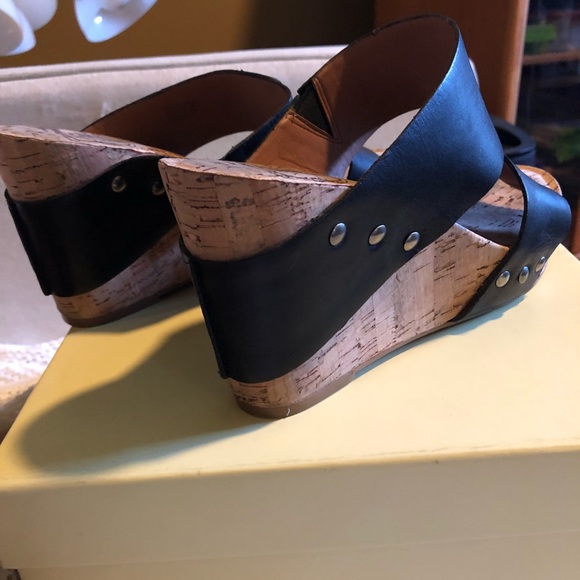 Black Wedges -Lucky Brand - Picture 3 of 5